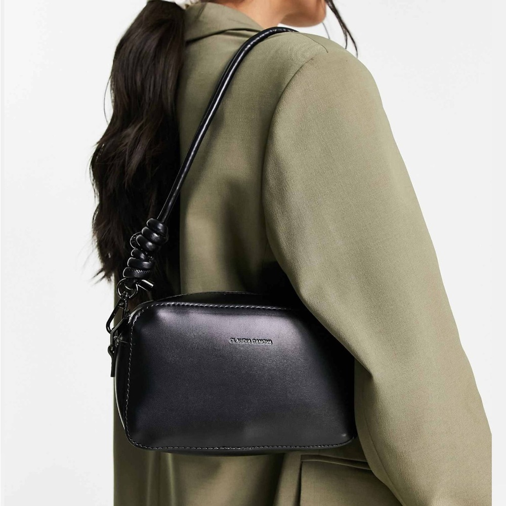 Claudia Canova Black Leather Shoulder Bag